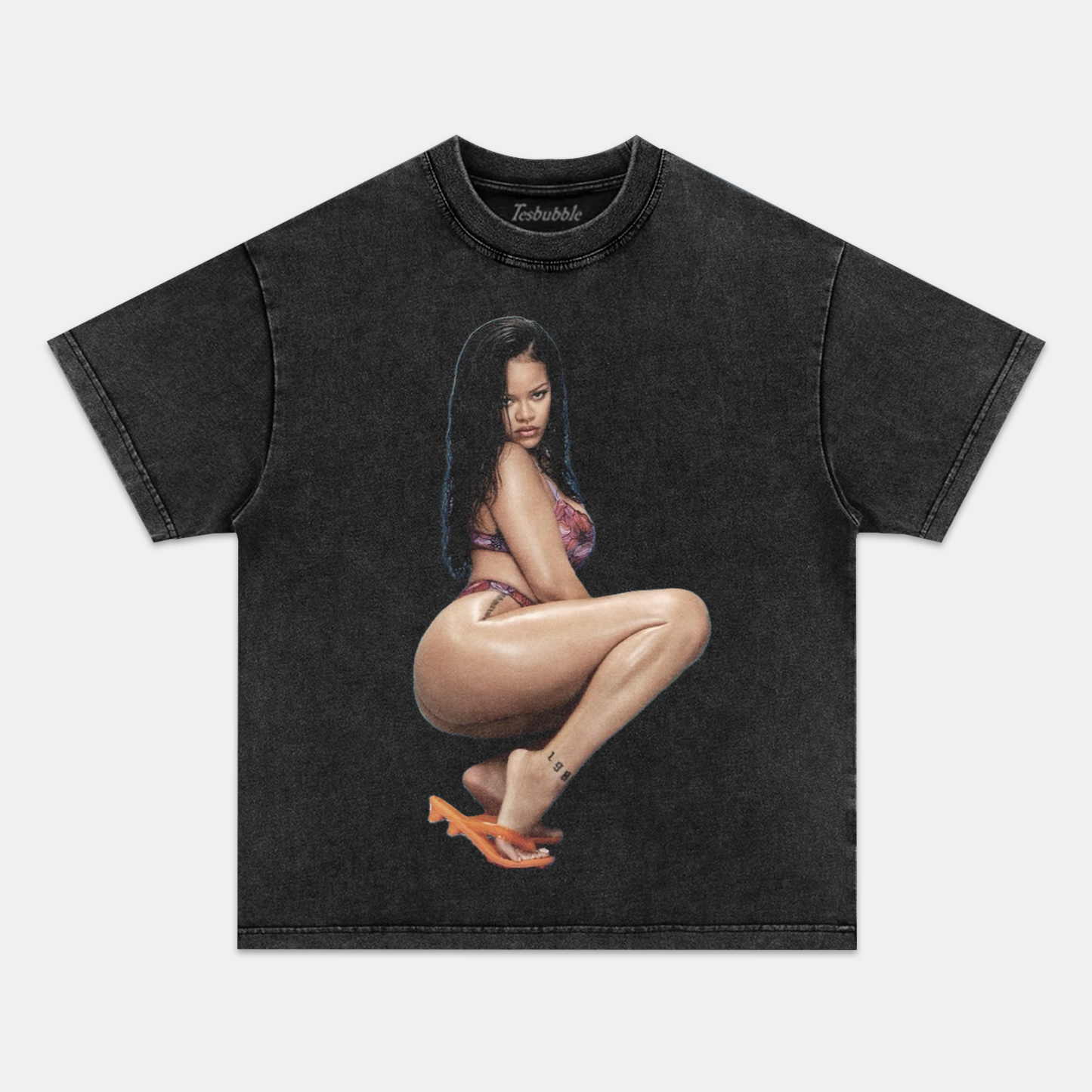 RIHANNA TEE