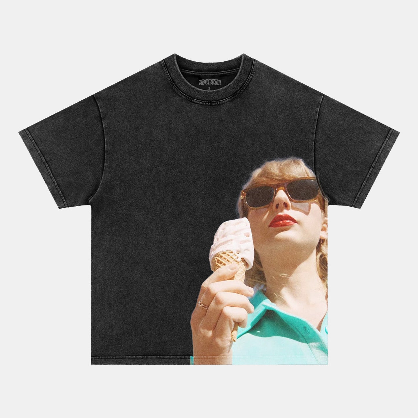 TAYLORSWIFT  TEE2