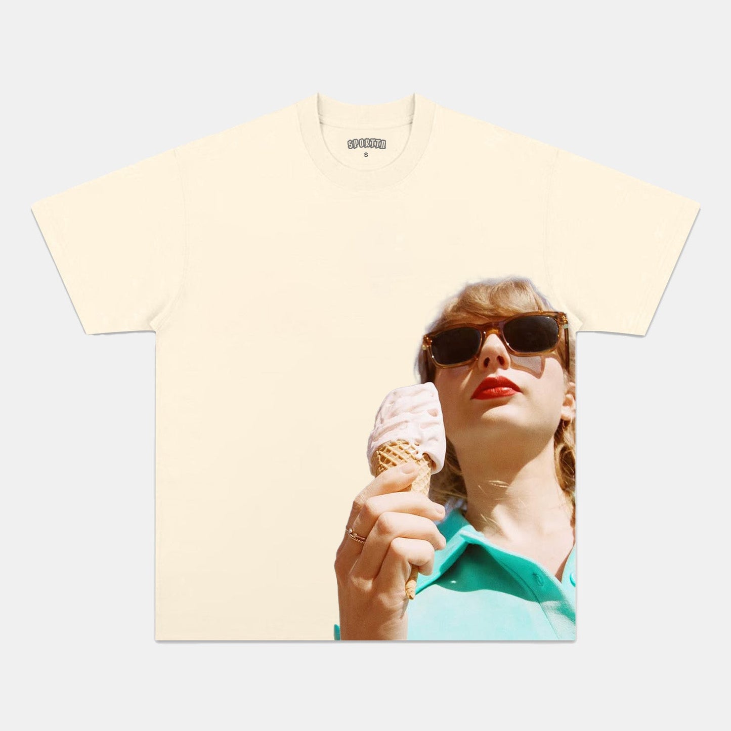 TAYLORSWIFT  TEE2