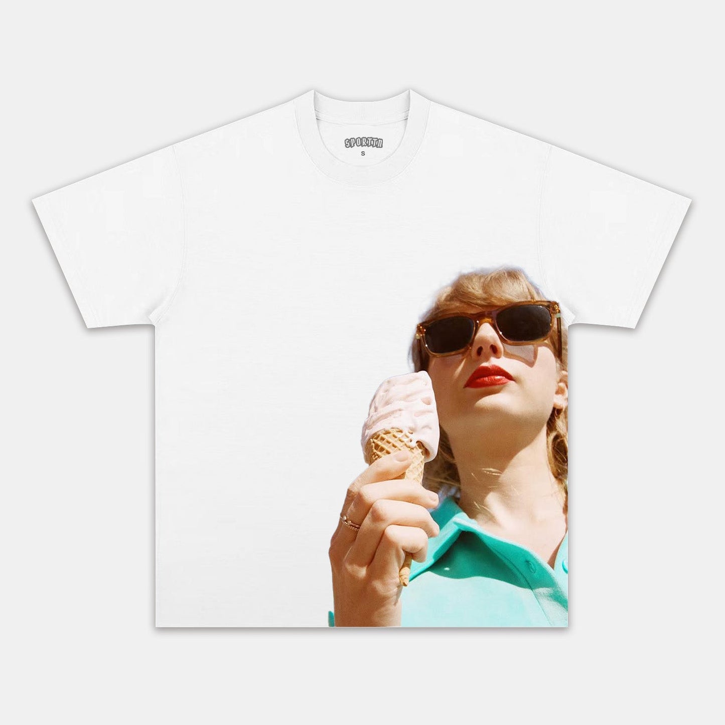 TAYLORSWIFT  TEE2